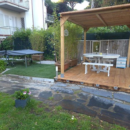 Domusauroom, Relax Nel Cuore Della Versilia - Pet Friendly Viareggio Exterior foto