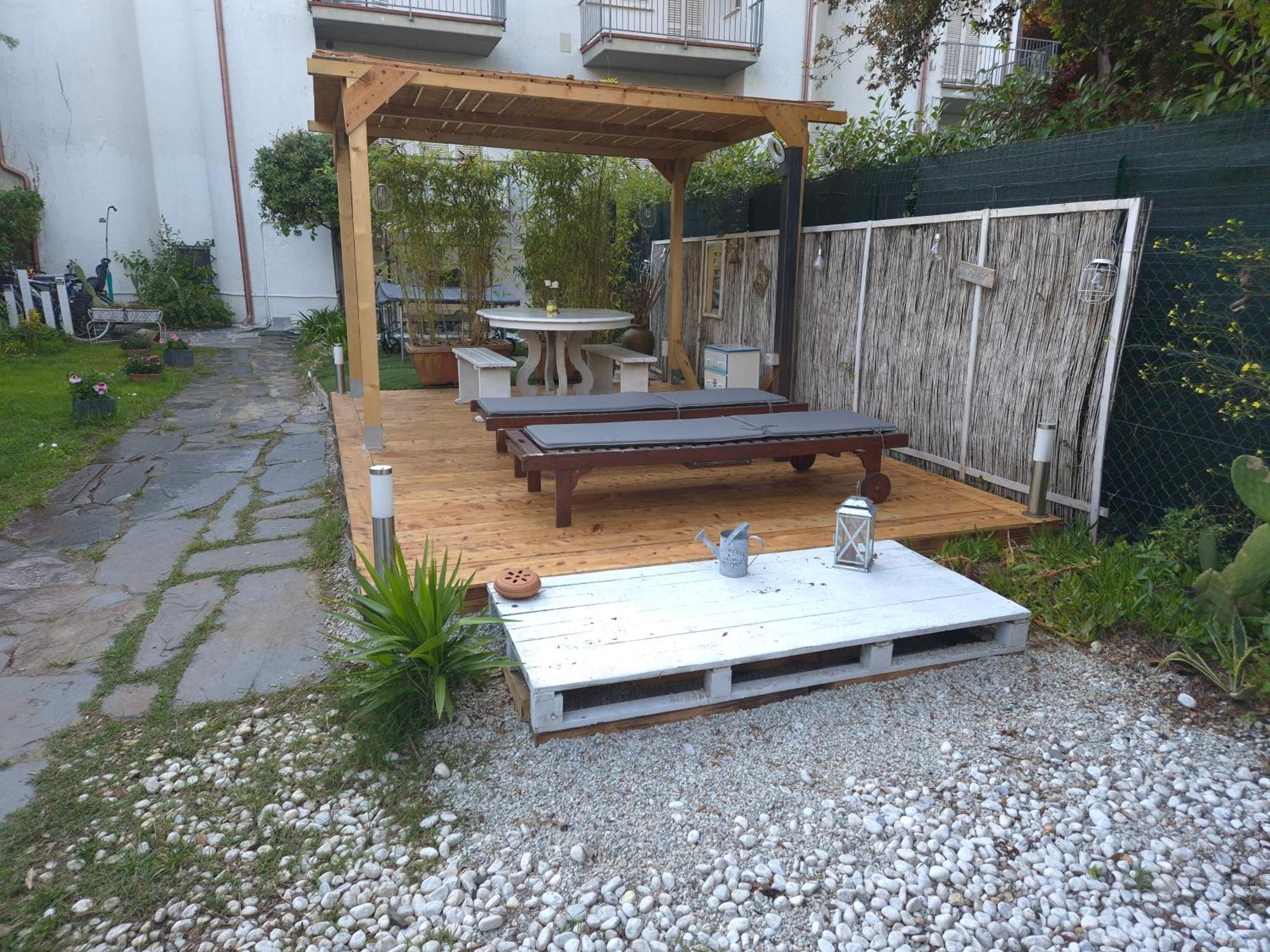 Domusauroom, Relax Nel Cuore Della Versilia - Pet Friendly Viareggio Exterior foto